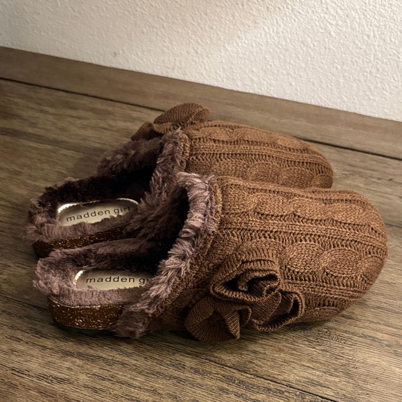 NIB [Madden Girl] Biilee Clog Sweater Slip-On Indoor/Outdoor Brown Women’s 6.5 - Picture 4 of 9